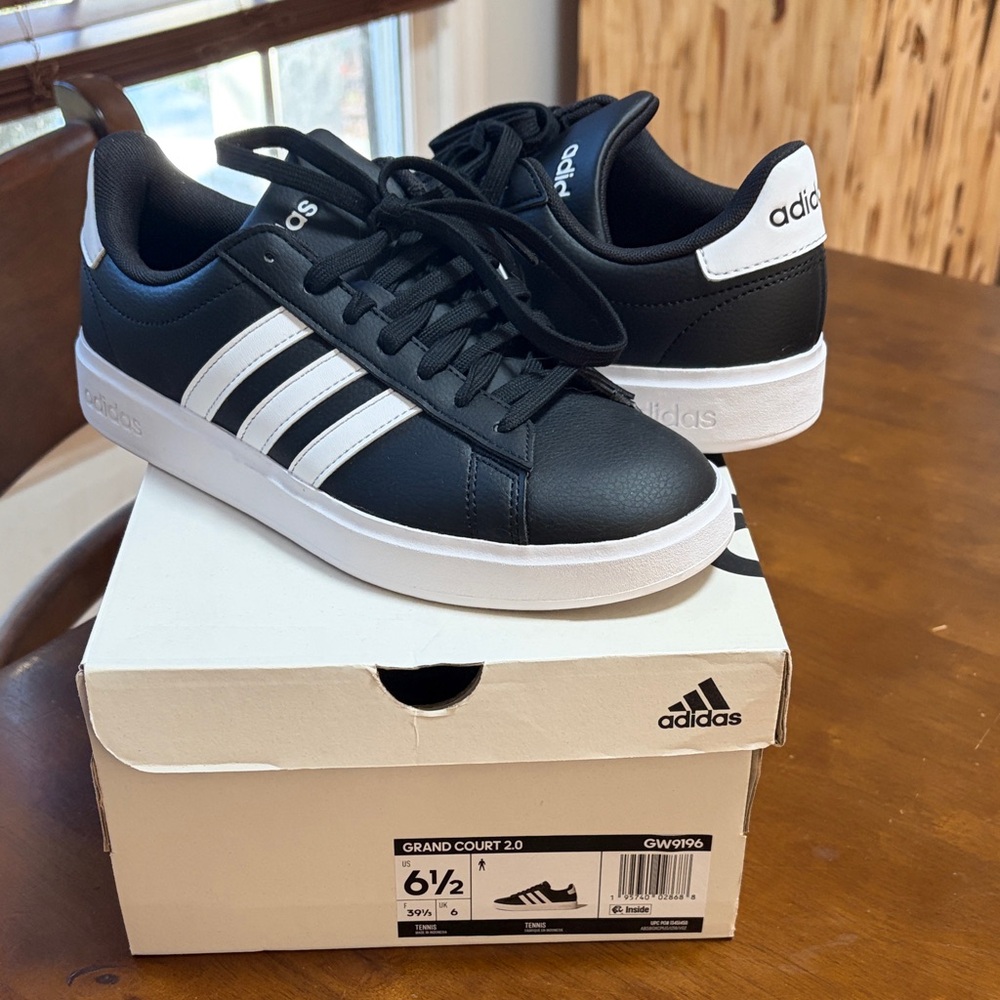 Adidas Men's Black and White Sneakers